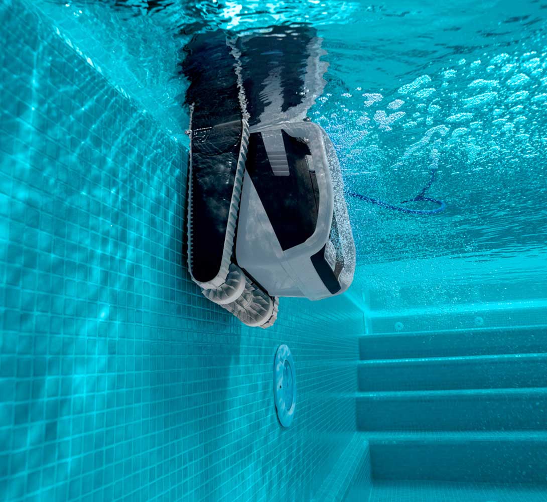 Dolphin Explorer E70 with Caddy and Wi-Fi (Open Box)