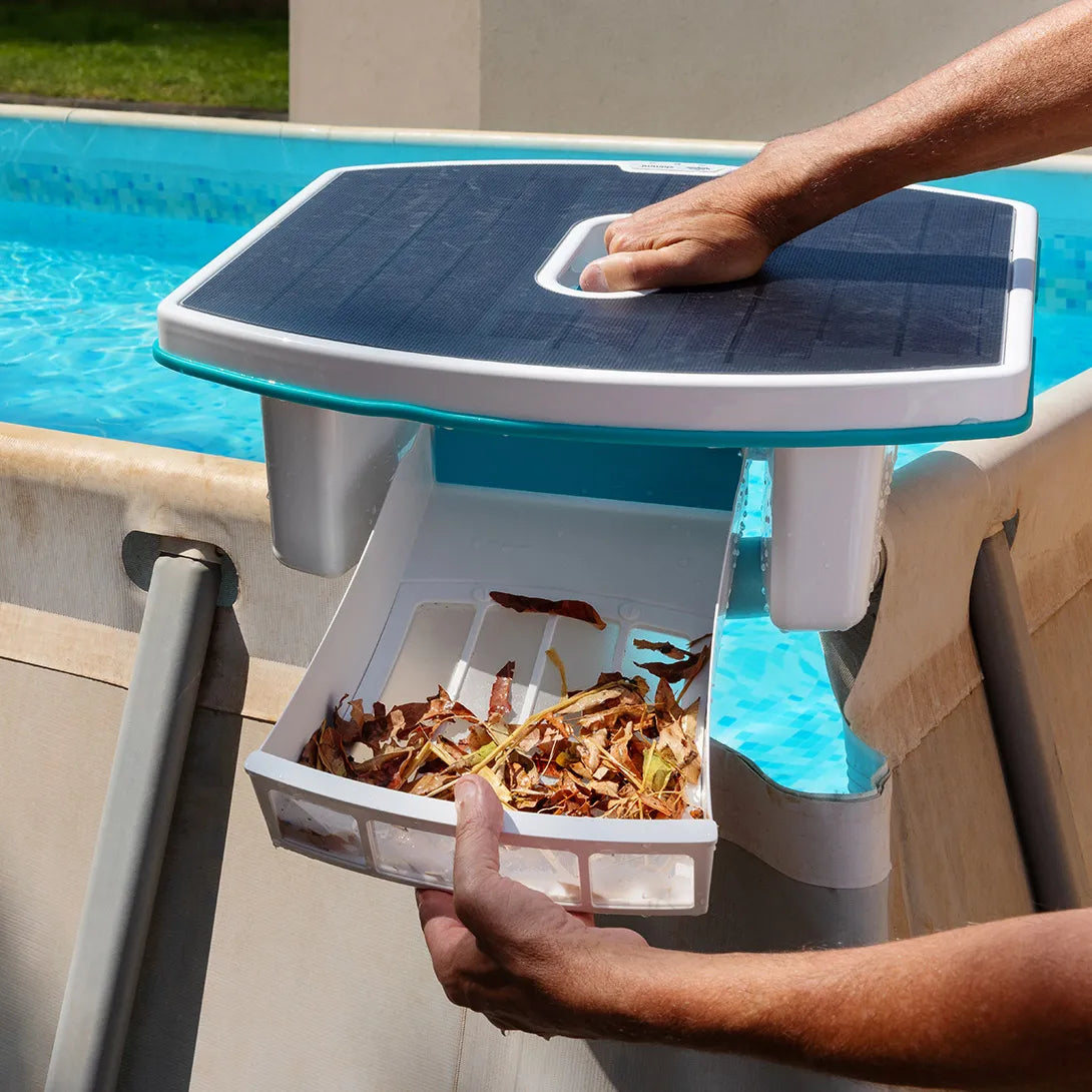 Dolphin Skimmi - Solar Powered Pool Skimmer